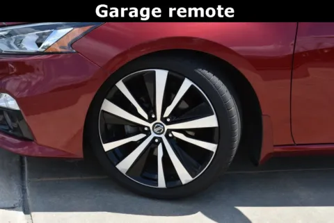 Another view of 2020 Nissan Altima 2.5 Platinum for sale in Macon, GA at Grand Infiniti of Macon