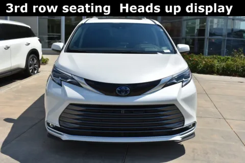More photos of 2021 Toyota Sienna Platinum at Grand Infiniti of Macon, GA
