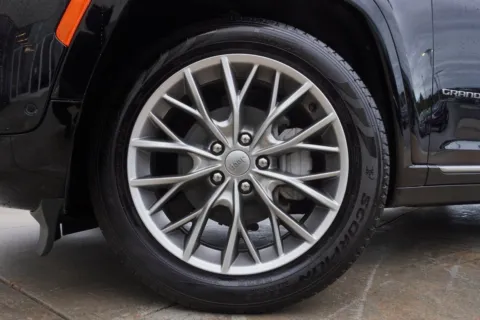 Photos of 2023 Jeep Grand Cherokee Summit for sale in Macon, GA at Grand Infiniti of Macon