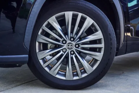 Photos of 2020 Toyota Highlander Platinum for sale in Macon, GA at Grand Infiniti of Macon