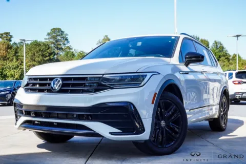 White 2022 Volkswagen Tiguan 2.0T SE R-Line Black for sale in Macon, GA
