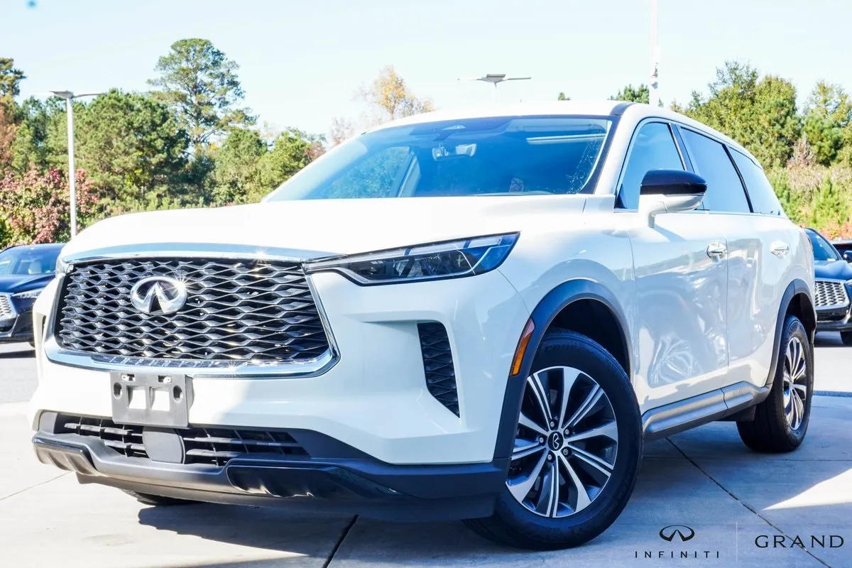White 2023 INFINITI QX60 PURE for sale in Macon, GA