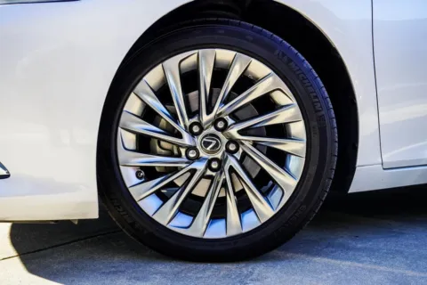 Photos of 2019 Lexus ES 350 Luxury for sale in Macon, GA at Grand Infiniti of Macon