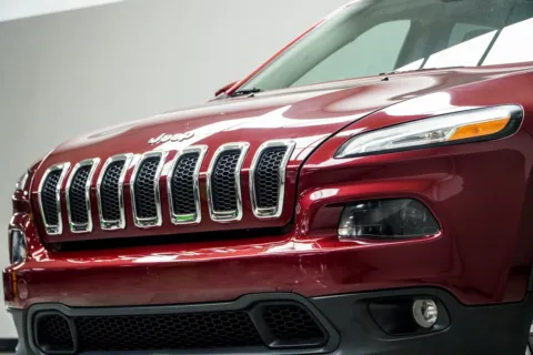 Photos of 2016 Jeep Cherokee Latitude for sale in Kennesaw, GA at Carvilla