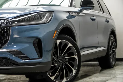 Another view of 2025 Lincoln Aviator Reserve for sale in Kennesaw, GA at Carvilla