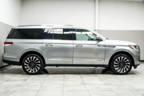 More photos of 2022 Lincoln Navigator L L Black Label at Carvilla, GA