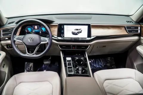 More photos of 2025 Volkswagen Atlas 2.0T SE w/Technology at Carvilla, GA