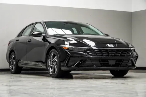 More photos of 2025 Hyundai Elantra SEL Convenience at Carvilla, GA