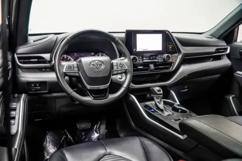 More photos of 2024 Toyota Highlander XSE at Carvilla, GA