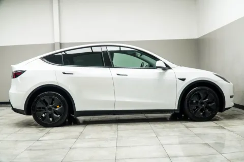 More photos of 2024 Tesla Model Y Long Range at Carvilla, GA