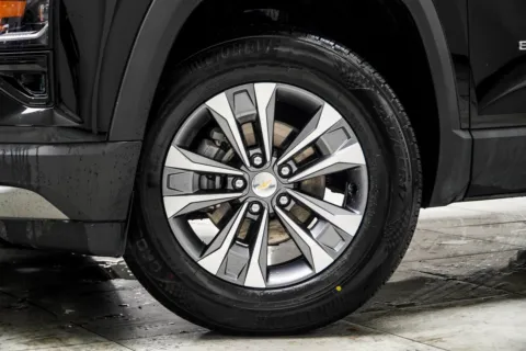 Another view of 2025 Chevrolet Equinox LT for sale in Kennesaw, GA at Carvilla