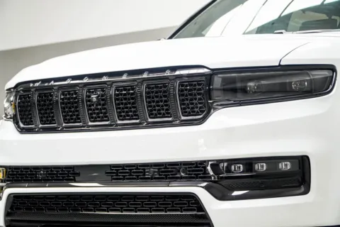 Photos of 2023 Jeep Grand Wagoneer Series III for sale in Kennesaw, GA at Carvilla