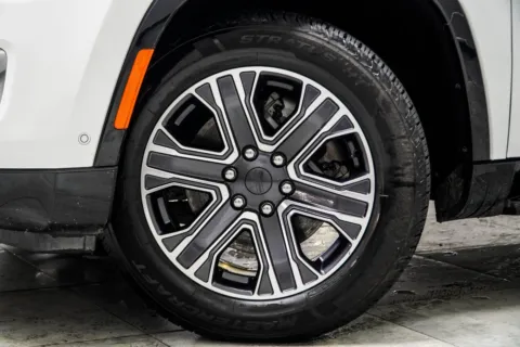 Another view of 2024 Jeep Wagoneer L Series II for sale in Kennesaw, GA at Carvilla