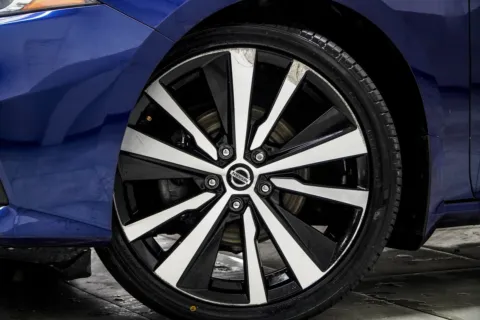 Another view of 2019 Nissan Altima 2.5 SR for sale in Kennesaw, GA at Carvilla