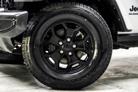 Another view of 2022 Jeep Gladiator Willys for sale in Kennesaw, GA at Carvilla