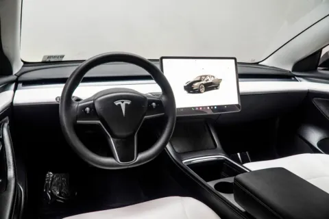 More photos of 2022 Tesla Model 3 at Carvilla, GA