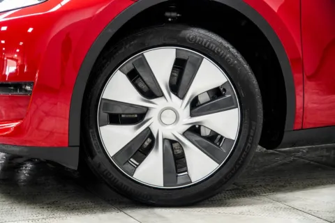 More photos of 2023 Tesla Model Y Long Range at Carvilla, GA