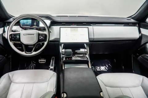 More photos of 2024 Land Rover Range Rover Sport Dynamic SE at Carvilla, GA