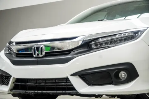 Photos of 2018 Honda Civic Touring for sale in Kennesaw, GA at Carvilla