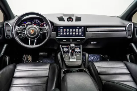 More photos of 2023 Porsche Cayenne Platinum Edition at Carvilla, GA