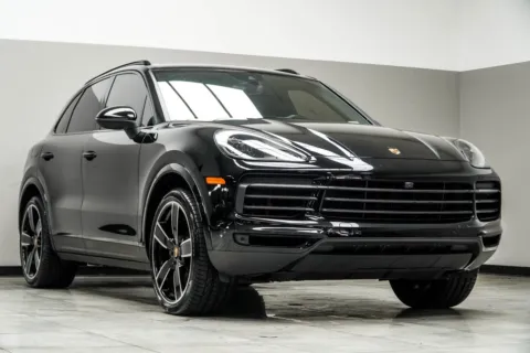 More photos of 2023 Porsche Cayenne Platinum Edition at Carvilla, GA