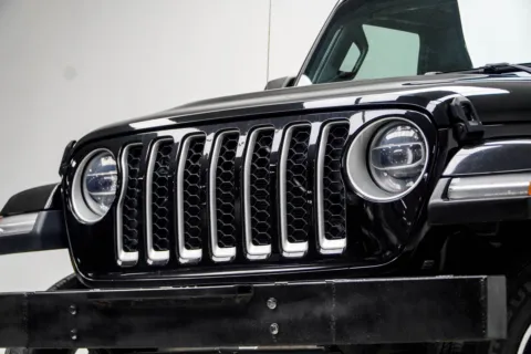 Photos of 2022 Jeep Gladiator Overland for sale in Kennesaw, GA at Carvilla