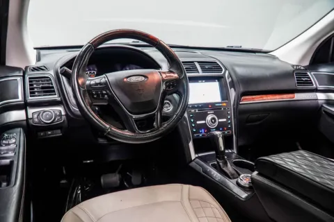 More photos of 2018 Ford Explorer Platinum at Carvilla, GA