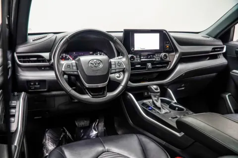 More photos of 2024 Toyota Highlander XSE at Carvilla, GA