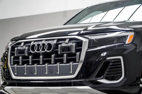 Photos of 2025 Audi Q7 55 Premium Plus for sale in Kennesaw, GA at Carvilla