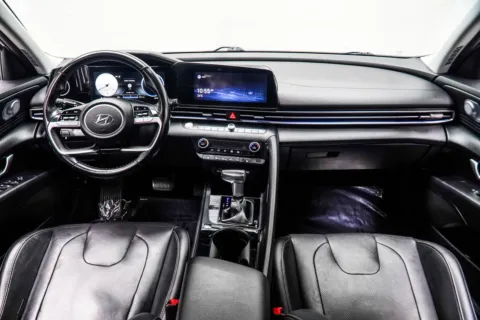 More photos of 2021 Hyundai Elantra Limited at Carvilla, GA