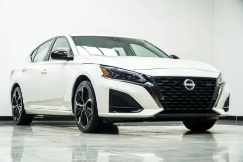 More photos of 2024 Nissan Altima 2.5 SR at Carvilla, GA