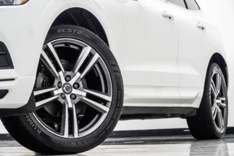 More photos of 2020 Volvo XC60 T5 Momentum at Carvilla, GA