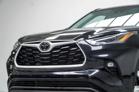 Photos of 2025 Toyota Highlander LE for sale in Kennesaw, GA at Carvilla