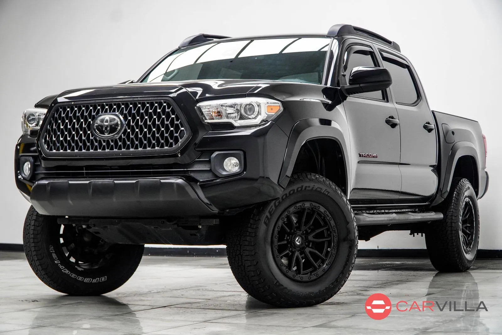 Black 2018 Toyota Tacoma SR5 for sale in Kennesaw, GA