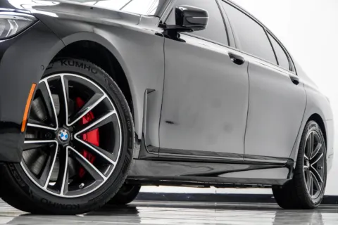 More photos of 2022 BMW 7 Series 750i xDrive at Carvilla, GA
