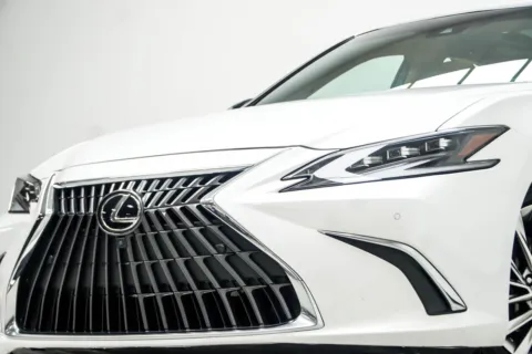 Photos of 2022 Lexus ES 350 Ultra Luxury for sale in Kennesaw, GA at Carvilla