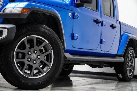 Another view of 2023 Jeep Gladiator Overland for sale in Kennesaw, GA at Carvilla