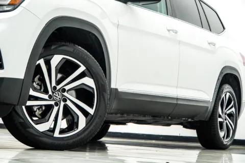 More photos of 2023 Volkswagen Atlas SEL at Carvilla, GA