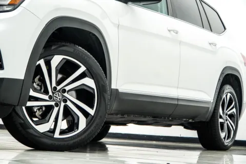 Another view of 2023 Volkswagen Atlas SEL for sale in Kennesaw, GA at Carvilla