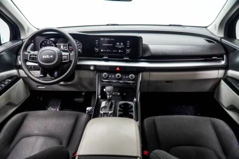 More photos of 2023 Kia Carnival LX at Carvilla, GA