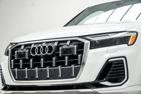 Photos of 2025 Audi Q7 55 Premium Plus for sale in Kennesaw, GA at Carvilla