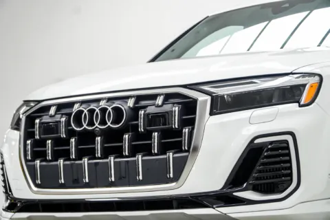 Photos of 2025 Audi Q7 55 Premium Plus for sale in Kennesaw, GA at Carvilla