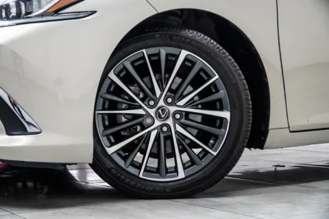 More photos of 2023 Lexus ES 350 at Carvilla, GA