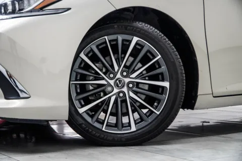 More photos of 2023 Lexus ES 350 at Carvilla, GA