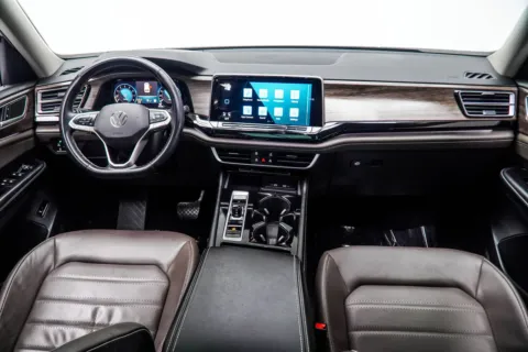 More photos of 2024 Volkswagen Atlas 2.0T SEL at Carvilla, GA