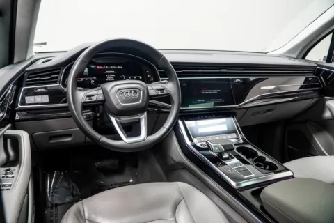 More photos of 2024 Audi Q7 45 Premium Plus at Carvilla, GA