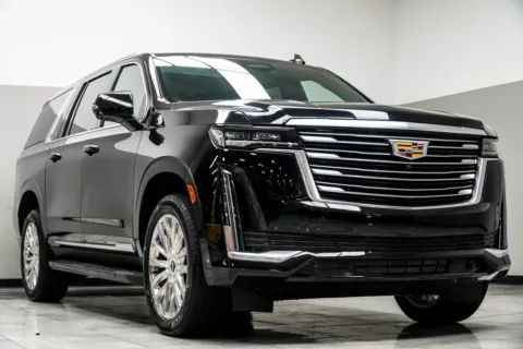 More photos of 2023 Cadillac Escalade ESV Premium at Carvilla, GA