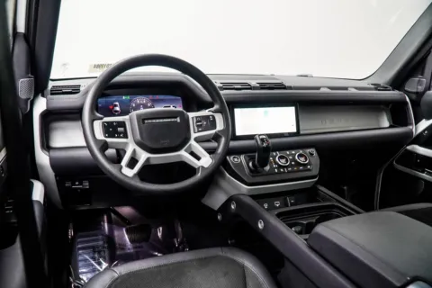 More photos of 2020 Land Rover Defender 110 SE at Carvilla, GA