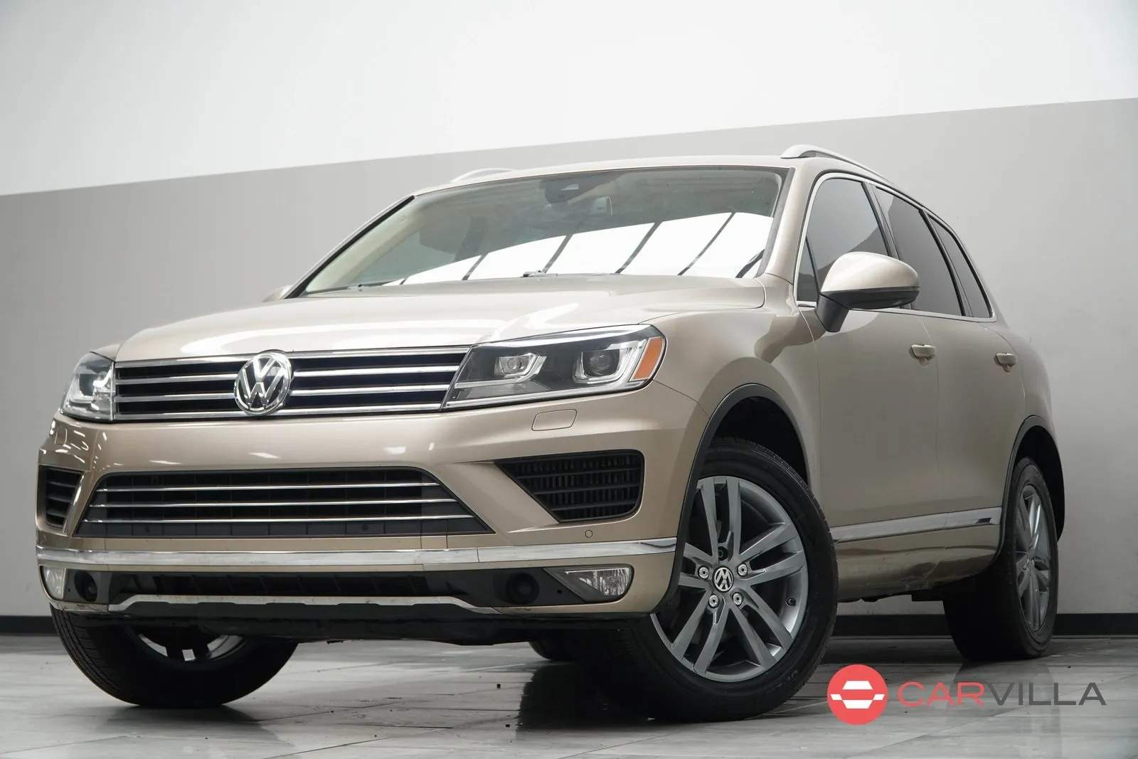 Gold 2015 Volkswagen Touareg V6 TDI for sale in Kennesaw, GA