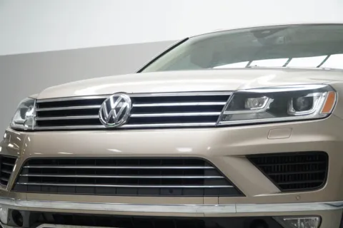 Photos of 2015 Volkswagen Touareg V6 TDI for sale in Kennesaw, GA at Carvilla